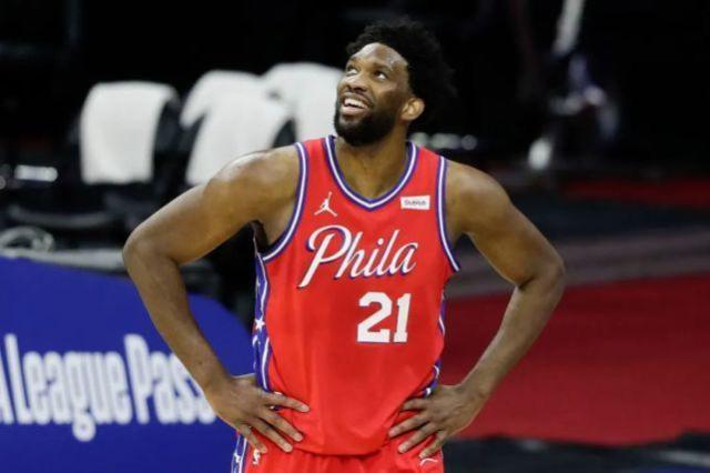 NBA直播-虚惊一场！恩比德伤势并不严重 但MVP大概率没戏了